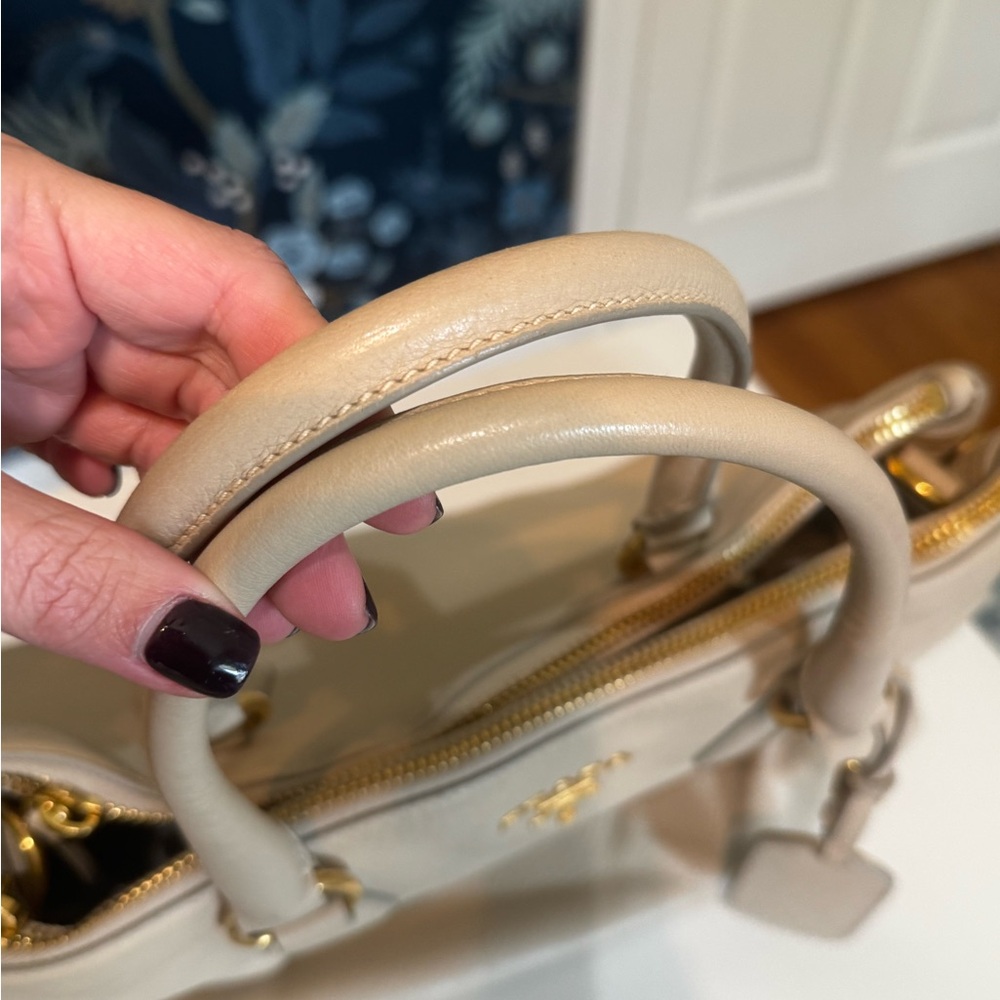 🌟 PRADA Lux Leather Satchel🌟 - Picture 5 of 16
